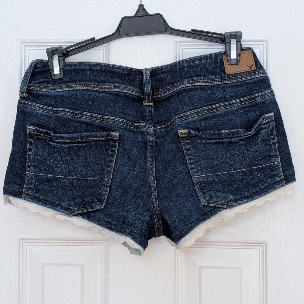 Classic Denim and Lace American Eagle Shorts - Stretch, Size 6 - Picture 4 of 4